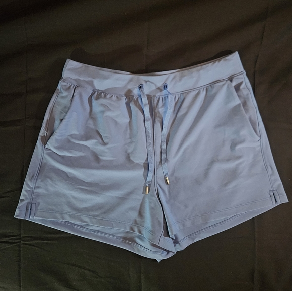 ๐ Old Navy 3" Inseam High-Waisted Powersoft Shorts - Picture 1 of 8